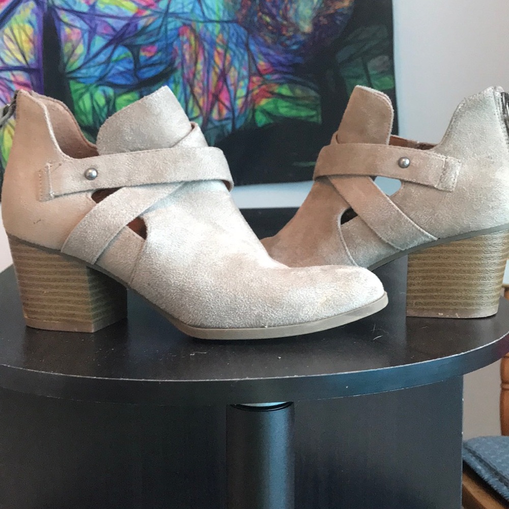 Size 7 Tan Heel Boots